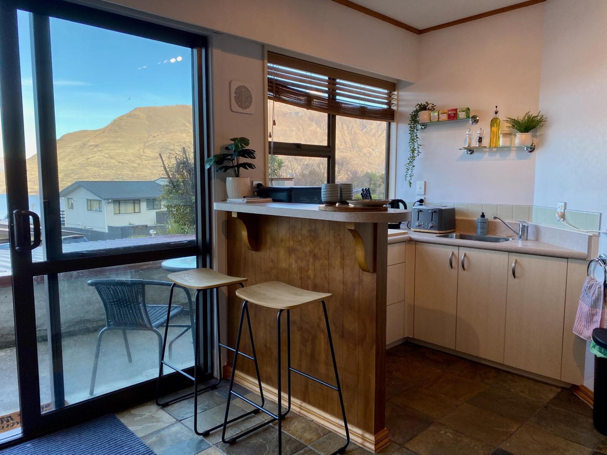 Comfortable Mountain View Studio Κουίνσταουν Εξωτερικό φωτογραφία